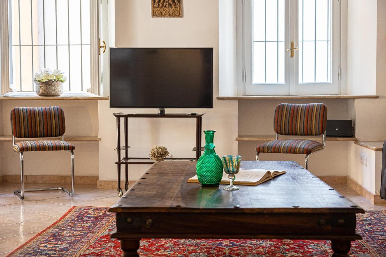 Amazing Historical Apartment - Jewish Ghetto Rome Bagian luar foto